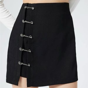 New Cider Black Paper Clip Mini Skirt Small